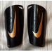 Футбольні щитки Nike