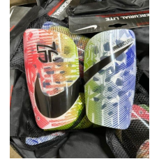 Футбольні щитки Nike Mercurial Lite
