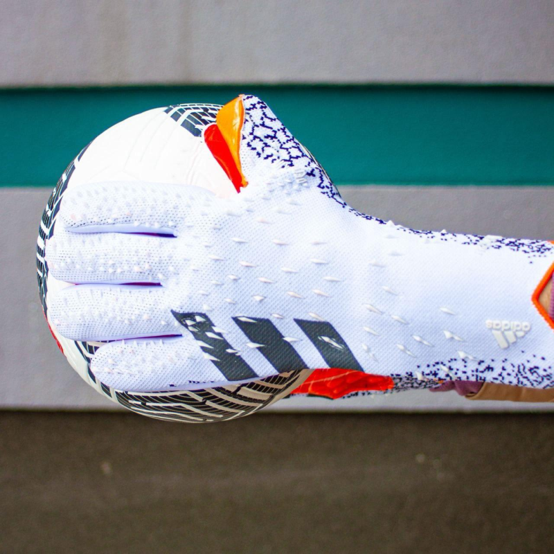 Воротарські рукавички Adidas Predator