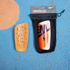 Футбольні щитки Nike Mercurial Lite