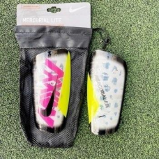Футбольні щитки Nike Mercurial Lite