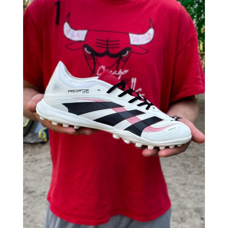 Футбольні Cороконіжки Adidas Predator Bruno 1031