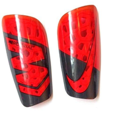Футбольні щитки Nike Mercurial Lite