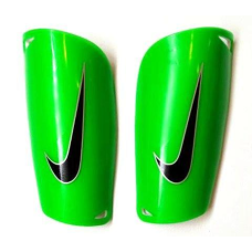 Футбольні щитки Nike