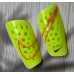 Футбольні щитки Nike Mercurial Lite