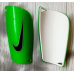 Футбольні щитки Nike